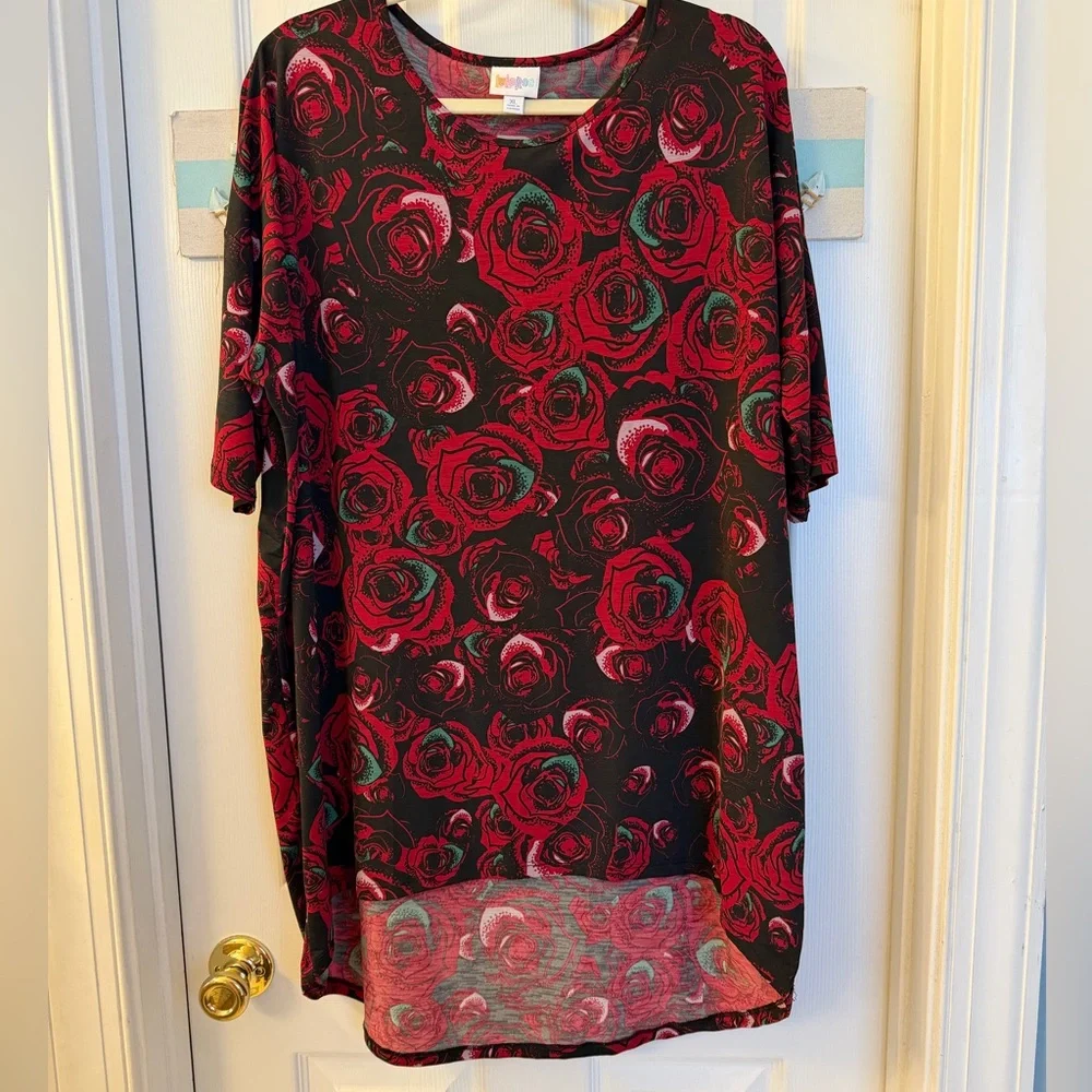 LLR Black & Red Roses Slinky Long Tunic Top Sz XL (20-22)